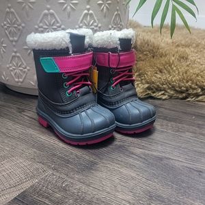 Waterproof snow boots size 5